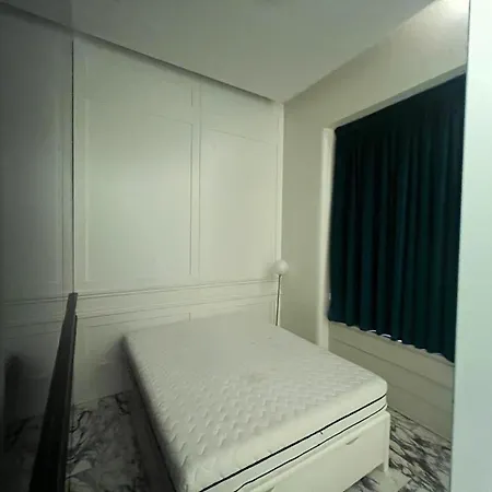 Porta Pinciana Apartment *
